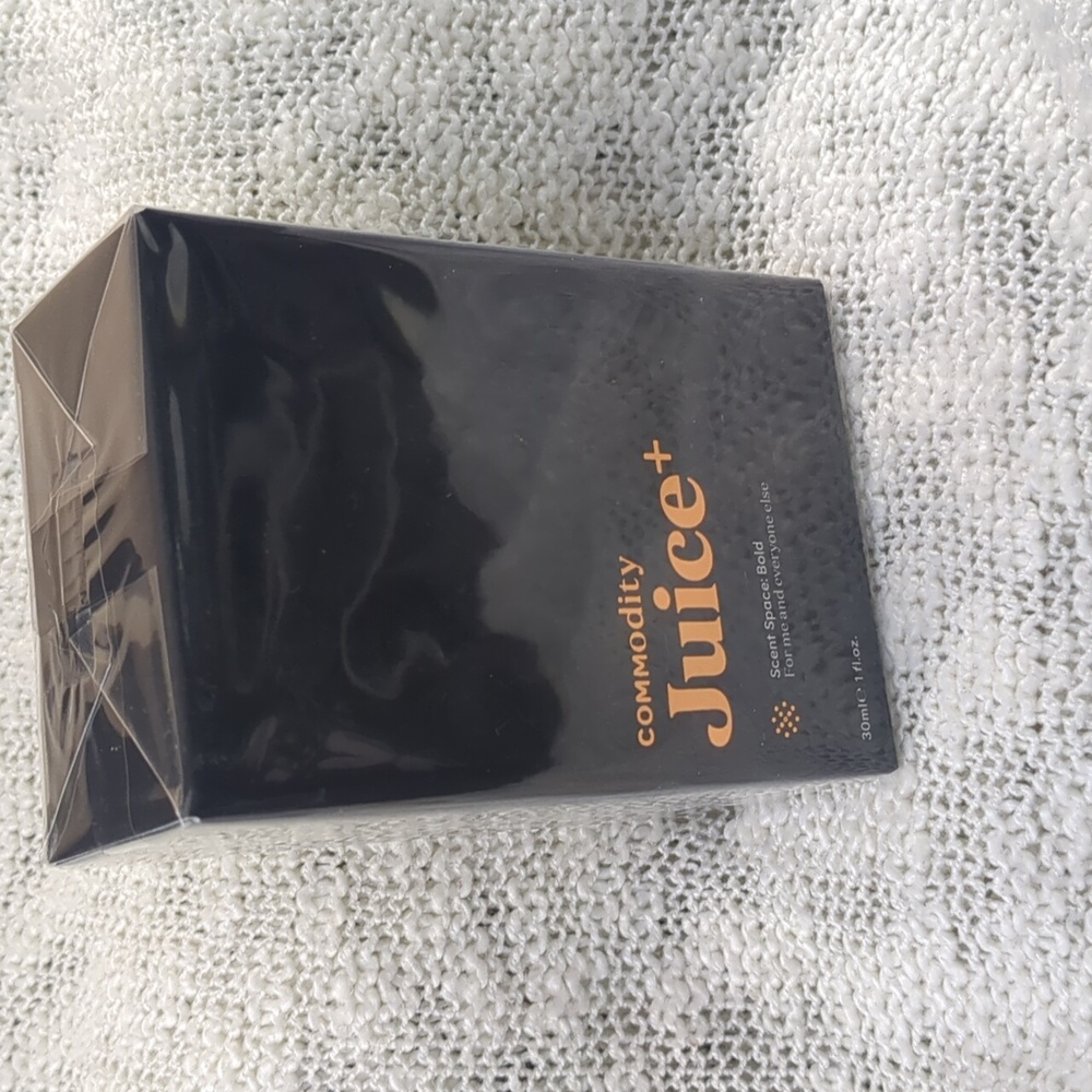 Commodity Juice+ in Scent Space: Bold, 30ml/1.0fl oz